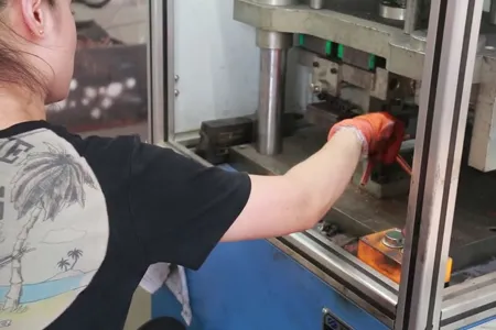 Product Manufacturing Process for YONGGUANG Electric Power Line Fittings-6